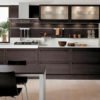 Muebles de cocina en maderas oscuras
