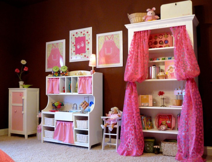 Cuarto de niña en colores chocolate y rosas - Casa y Color Cuarto de niña en colores chocolate y rosas - Casa y Color