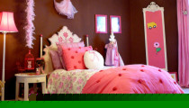 Habitación infantil en chocolate y rosas