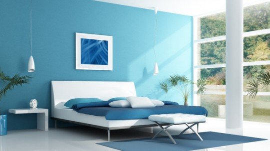 Dormitorio moderno en azul y blanco
