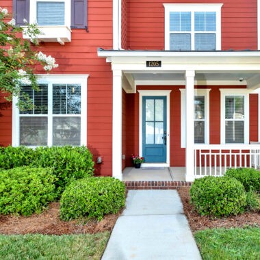 ¿Es buena idea el color rojo para el exterior de casa?