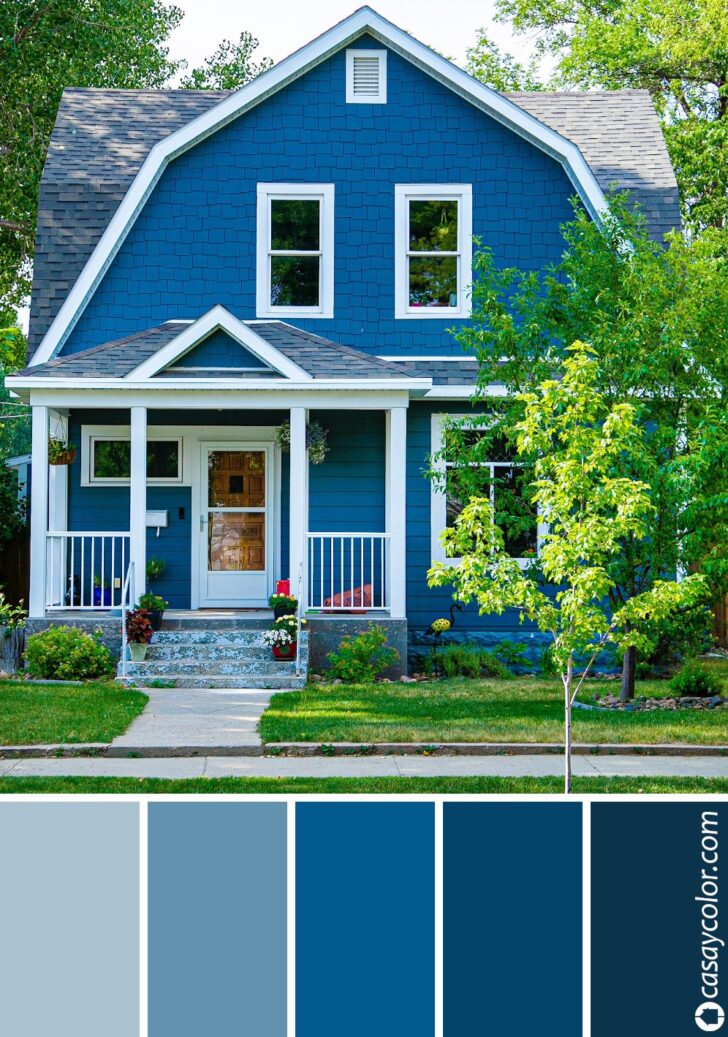 Gama de azules en fachada de casas