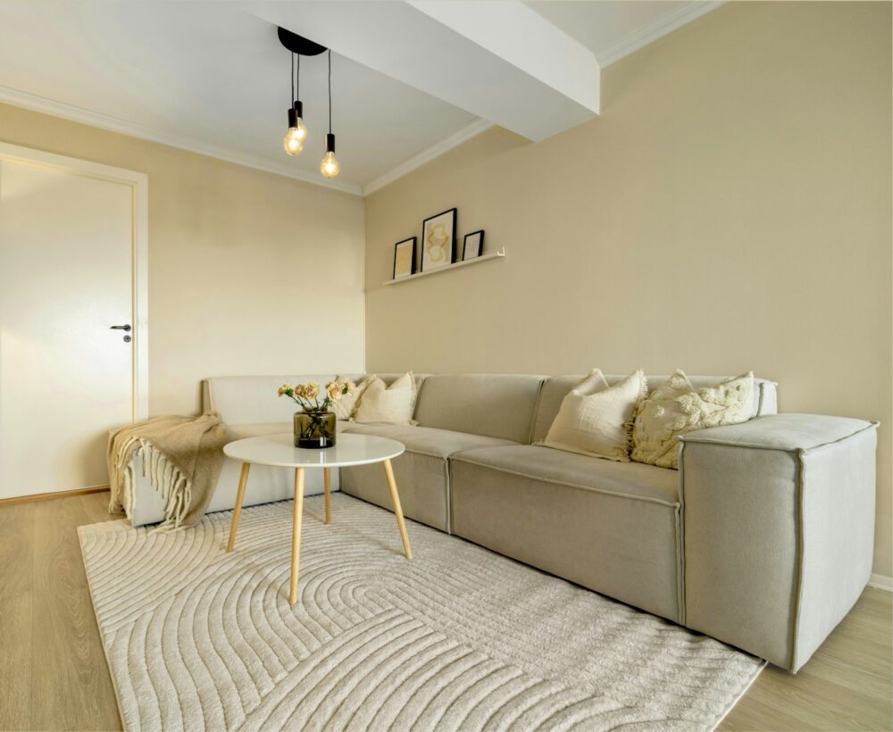 Salón de color crema