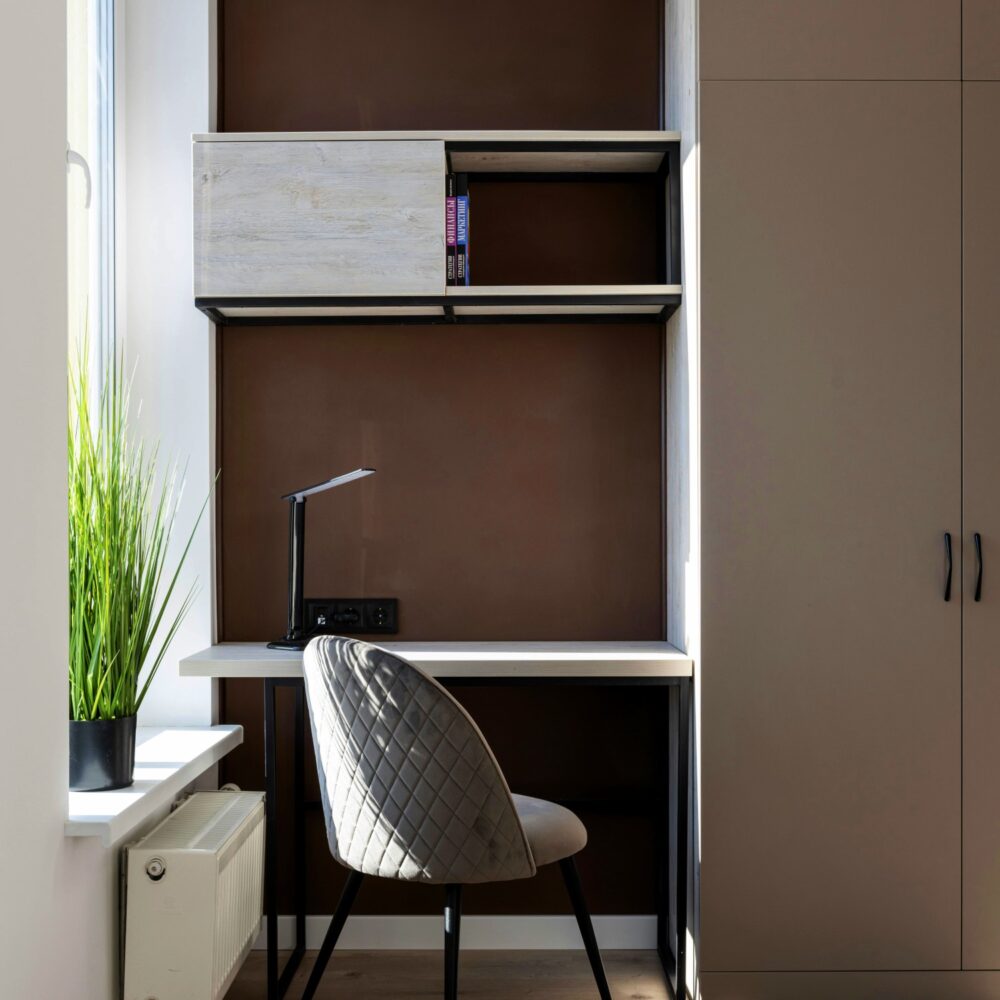 Pared interior de color chocolate