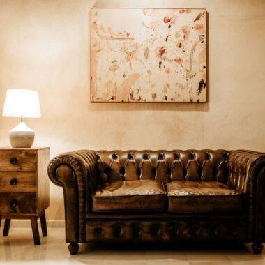 El renacimiento del Chesterfield: El valor de la artesanía española en la alta decoración contemporánea